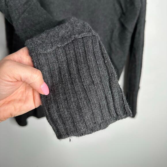 Vince Women's Dark Gray Light Weight 100% Cashmere Crew Neck Sweater Size M - Picture 7 of 8